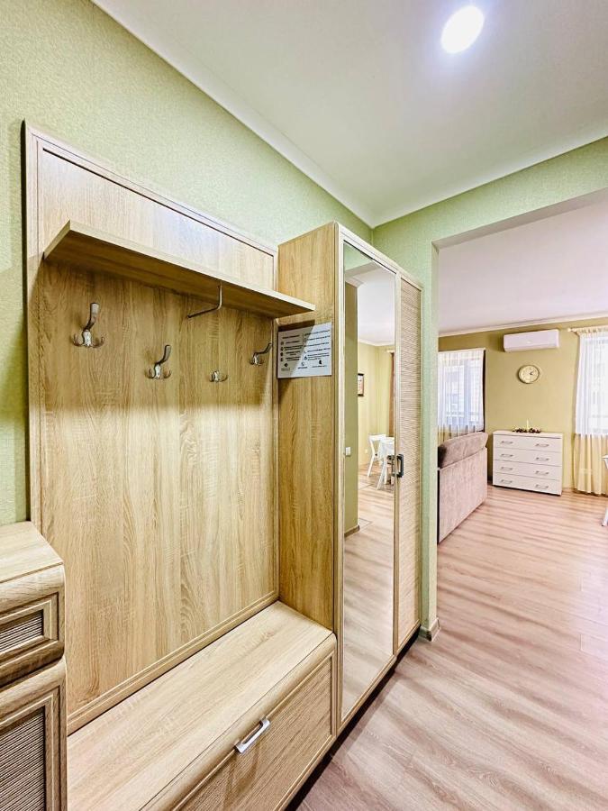Appartamento Central Park In The City Center Almaty Esterno foto