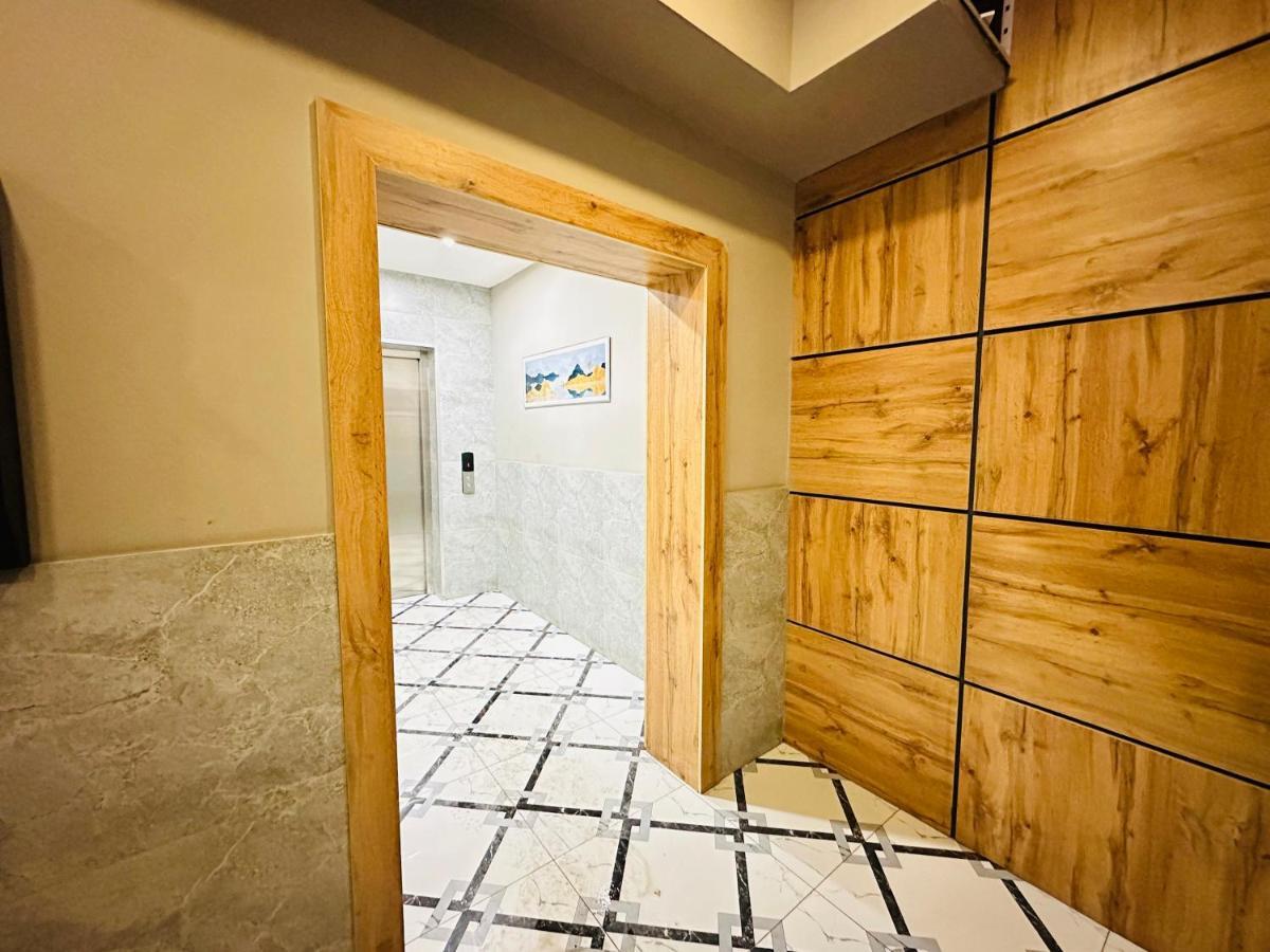 Appartamento Central Park In The City Center Almaty Esterno foto