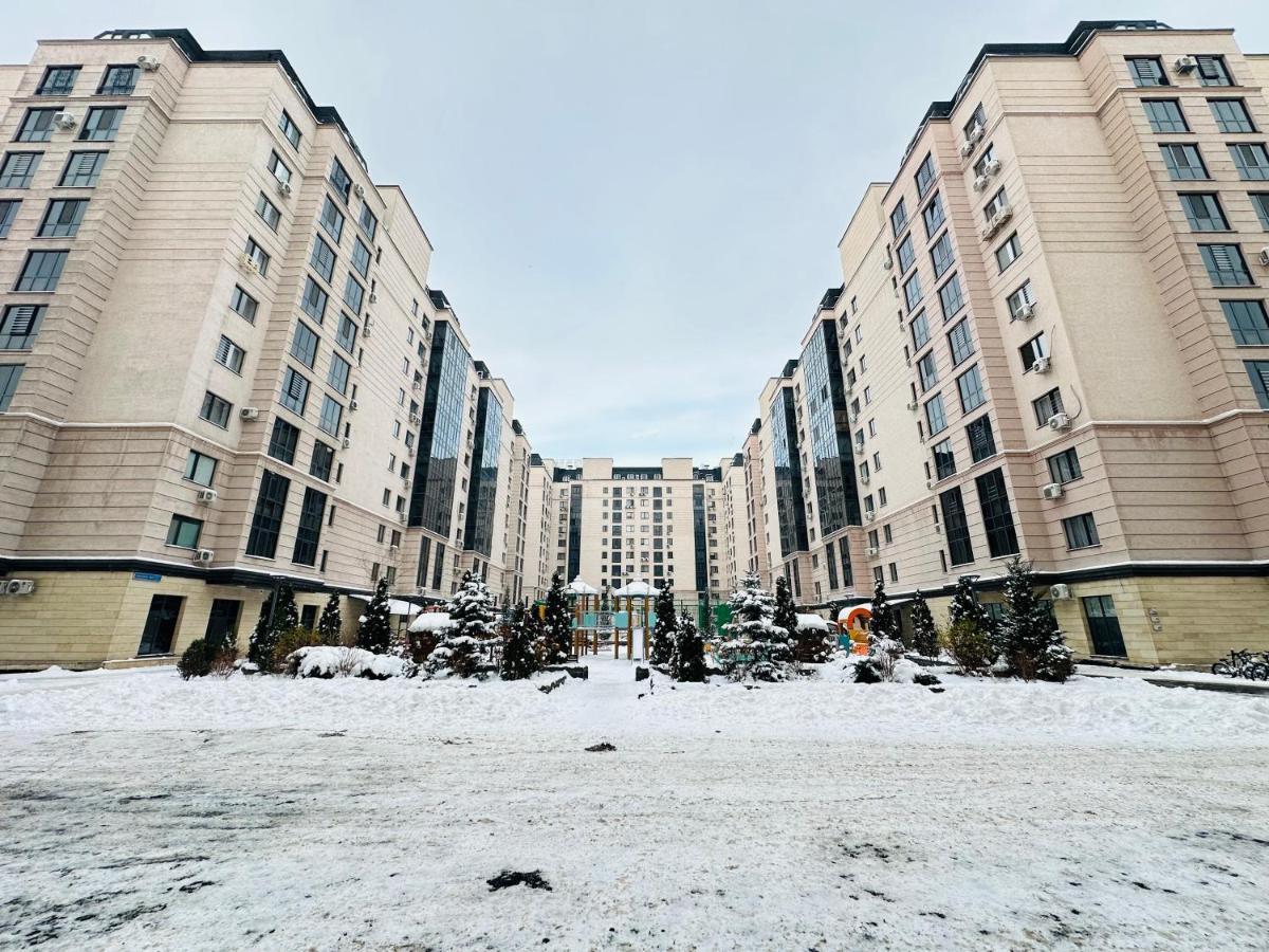 Appartamento Central Park In The City Center Almaty Esterno foto
